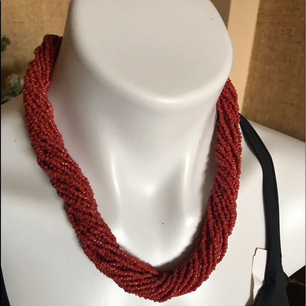 NWT STEPHAN & Co  Natural CORAL NECKLACE .